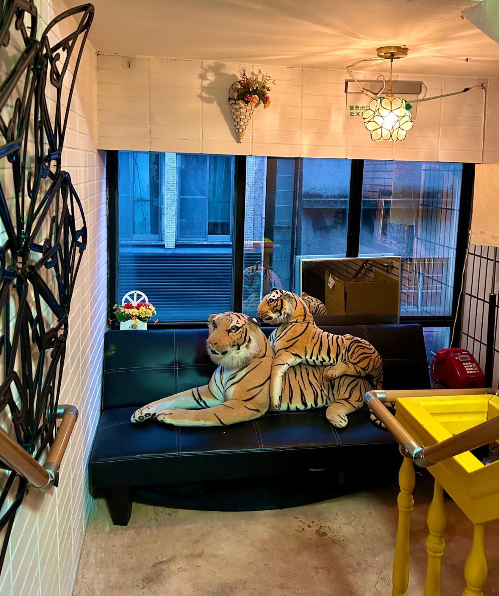 Taipei Triple Tiger Inn Exterior photo